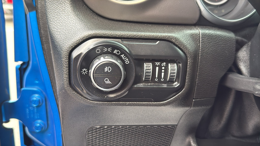 Used 2020 Jeep Gladiator Sport w/ Quick Order Package 24S AWD/4WD image 17