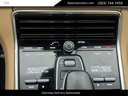 Used 2018 Porsche Panamera 4 image 26