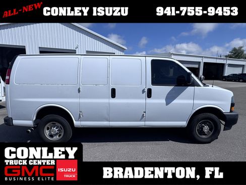 Used 2023 Chevrolet Express 2500 2500 RWD 135 w/ Driver Convenience Package image 8