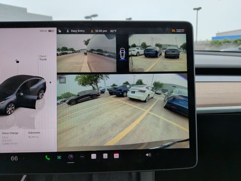 Used 2024 Tesla Model Y 2WD image 24