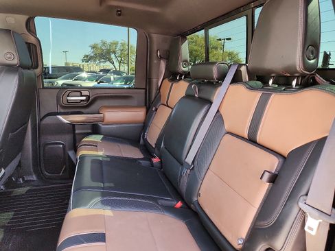 Used 2022 Chevrolet Silverado 3500 High Country w/ Z71 Off-Road Package image 12