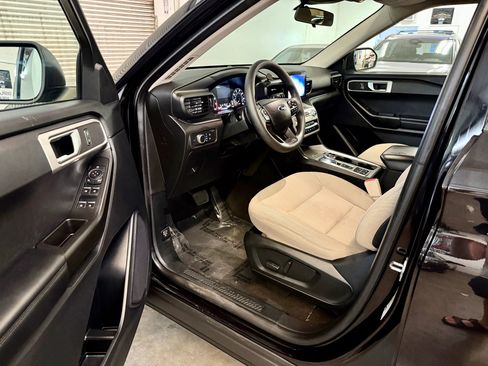 Used 2020 Ford Explorer 2WD image 9