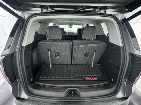 Used 2020 GMC Acadia SLE w/ Driver Convenience Package FWD image 28