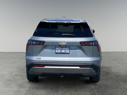Used 2025 Chevrolet Equinox LT FWD image 4