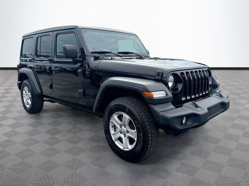 Used 2022 Jeep Wrangler Unlimited Sport w/ Sun And Sound Package AWD/4WD image 4