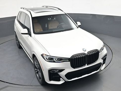 Used 2021 BMW X7 xDrive40i w/ M Sport Package image 28