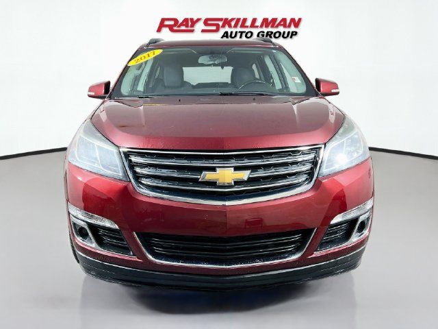 Used 2017 Chevrolet Traverse LT w/ Style and Technology Package FWD image 2
