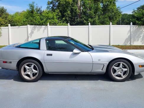 Used 1996 Chevrolet Corvette Coupe RWD image 9