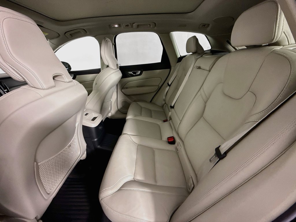 Used 2024 Volvo XC60 T8 Ultimate w/ Climate Package AWD/4WD image 20