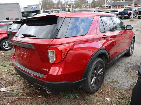 Used 2023 Ford Explorer XLT w/ Equipment Group 202A image 4