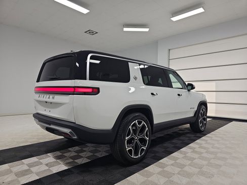 Used 2024 Rivian R1S Adventure AWD/4WD image 5
