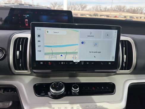 Used 2025 Ford Expedition Max Active image 18