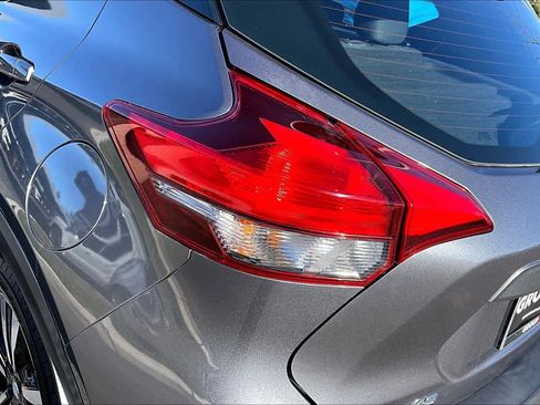 Used 2020 Nissan Kicks SR image 28