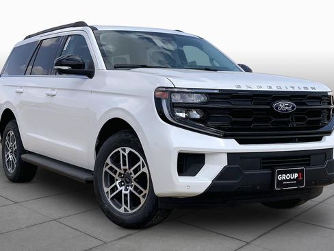 New 2026 Ford Expedition Active AWD/4WD image 2