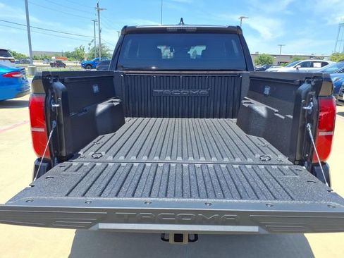 Used 2026 Toyota Tacoma SR5 RWD image 7