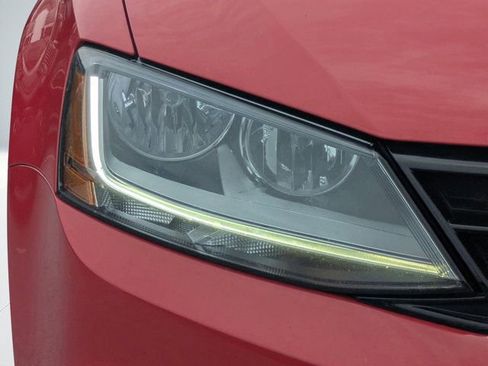 Used 2018 Volkswagen Jetta Sport FWD image 9