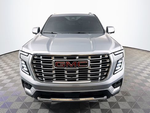 Used 2025 GMC Yukon Denali AWD/4WD image 2