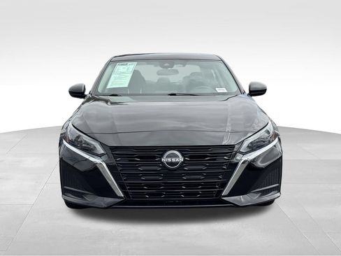 Used 2024 Nissan Altima 2.5 SV FWD image 3