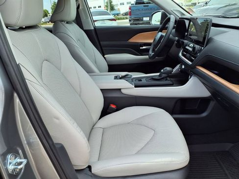 Used 2026 Toyota Grand Highlander FWD image 14