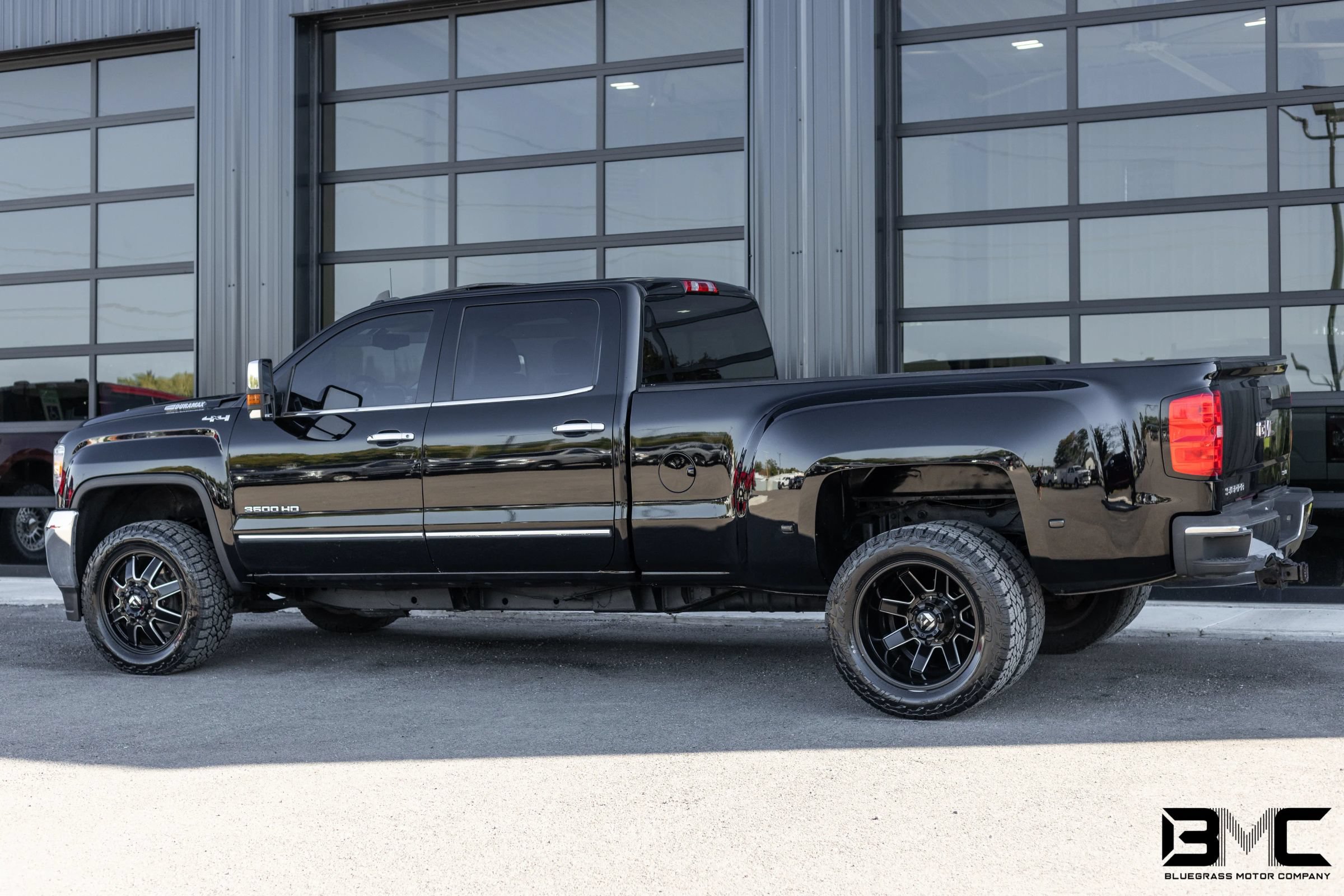 Used 2017 GMC Sierra 3500 SLT AWD/4WD image 5