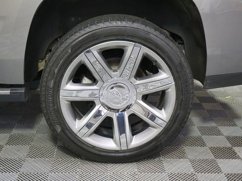 Used 2019 Cadillac Escalade Premium Luxury AWD/4WD image 21