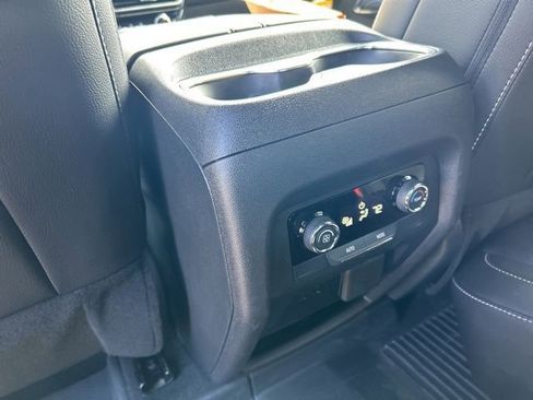 Used 2026 Chevrolet Traverse LT w/ Driver Confidence Package image 10