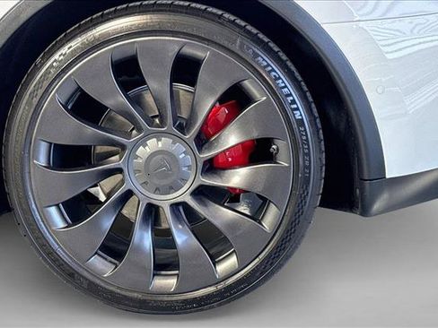 Used 2022 Tesla Model Y Performance AWD/4WD image 29
