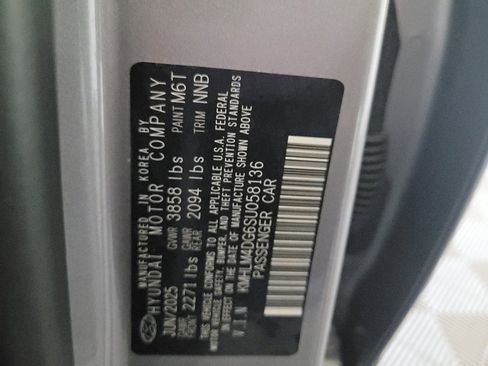 Used 2025 Hyundai Elantra Sport FWD image 33
