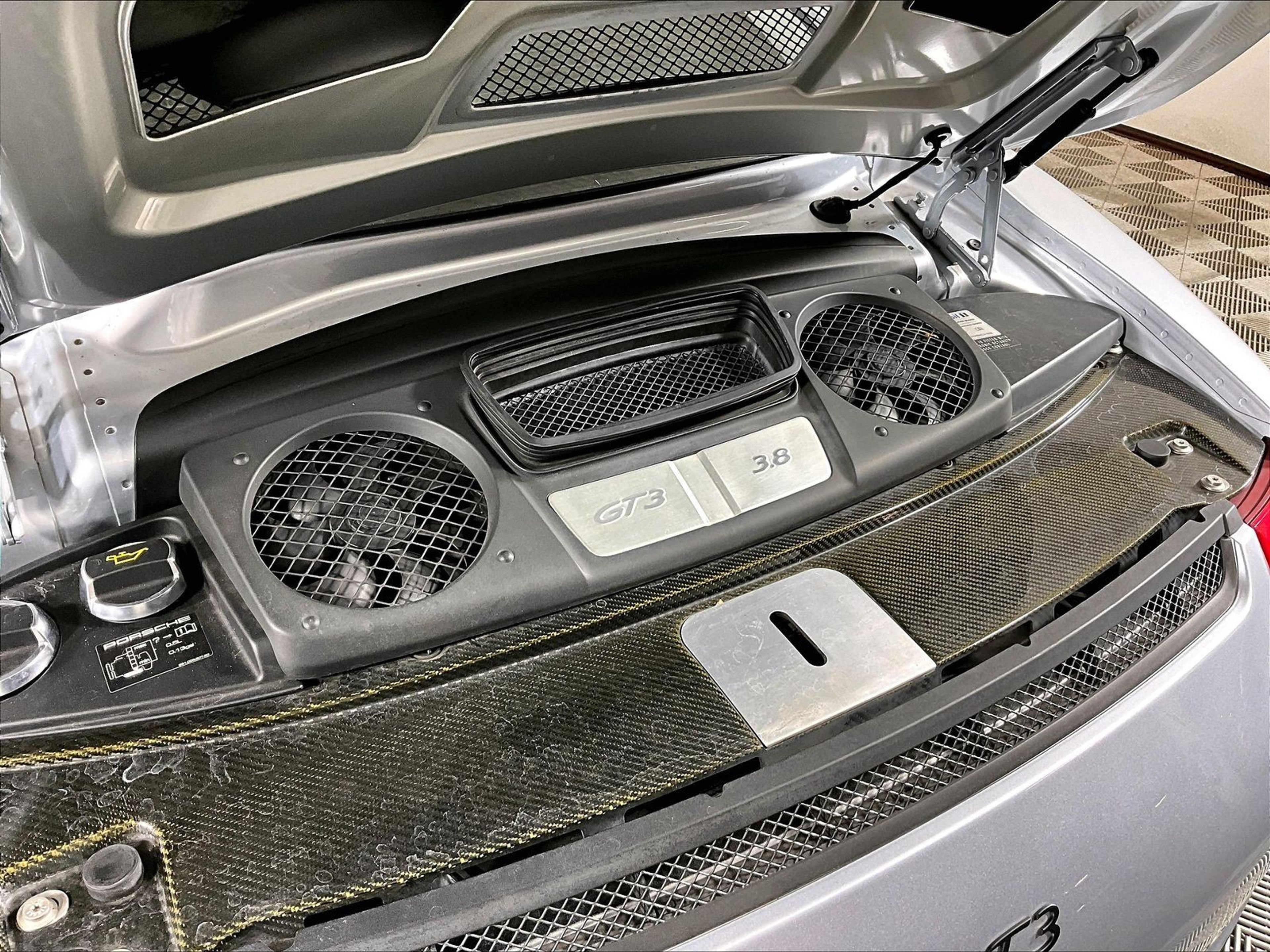 Certified 2014 Porsche 911 GT3 RWD image 24