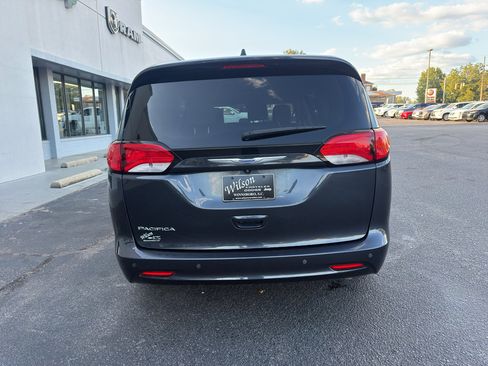 Used 2019 Chrysler Pacifica L image 7