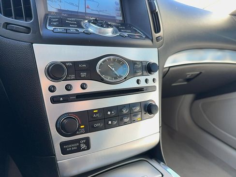 Used 2014 INFINITI Q60 Journey w/ Premium Package image 21
