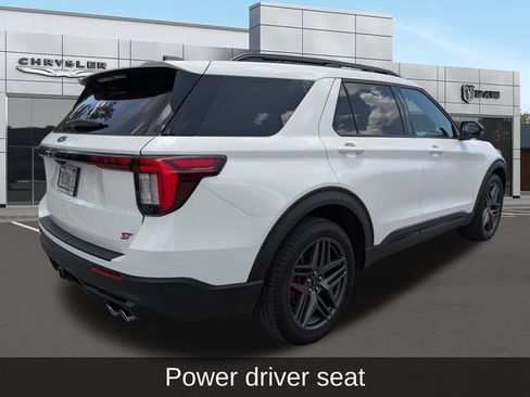 Used 2025 Ford Explorer ST AWD/4WD image 4
