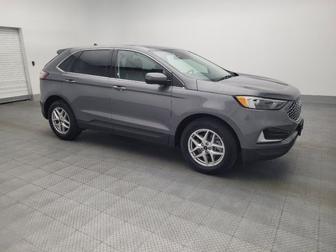 Used 2024 Ford Edge SEL image 11