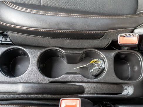 Used 2022 Chevrolet Trax LT w/ LT Convenience Package image 32