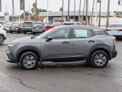 Used 2025 Nissan Kicks S image 5