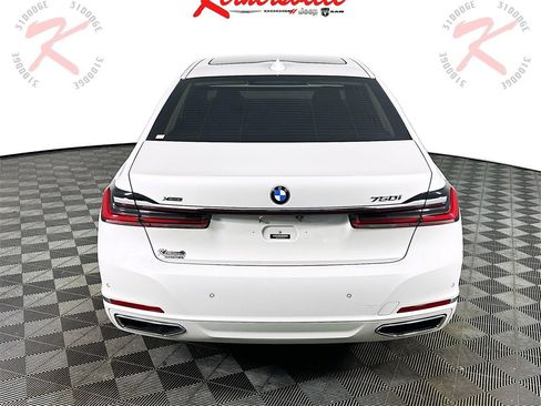Used 2021 BMW 750i xDrive w/ Executive Package image 6