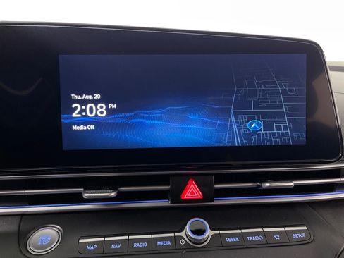 Certified 2025 Hyundai Elantra SEL FWD image 22