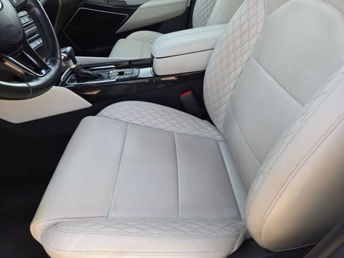 Used 2018 Kia Cadenza Limited FWD image 15