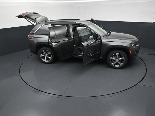 New 2026 Jeep Grand Cherokee Limited w/ Trailer Tow Package AWD/4WD image 30