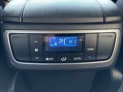 Used 2016 Toyota Highlander Limited image 26