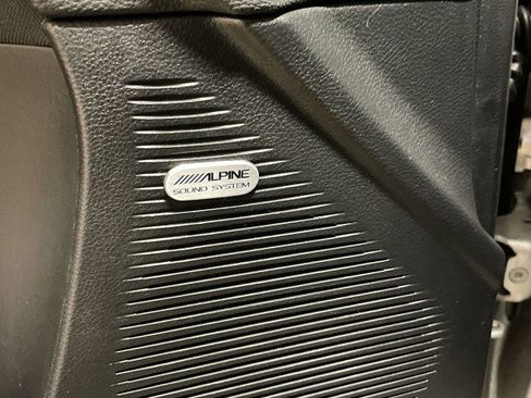 Used 2023 Dodge Challenger SXT RWD image 13