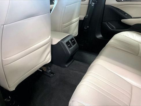 Used 2018 Honda Accord Touring image 28