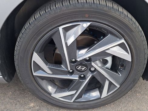 New 2025 Hyundai Elantra SEL image 30