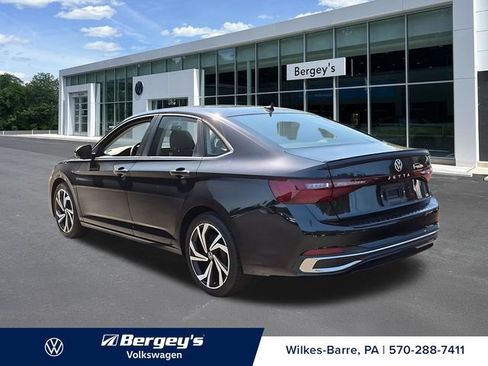 Certified 2025 Volkswagen Jetta SEL FWD image 8