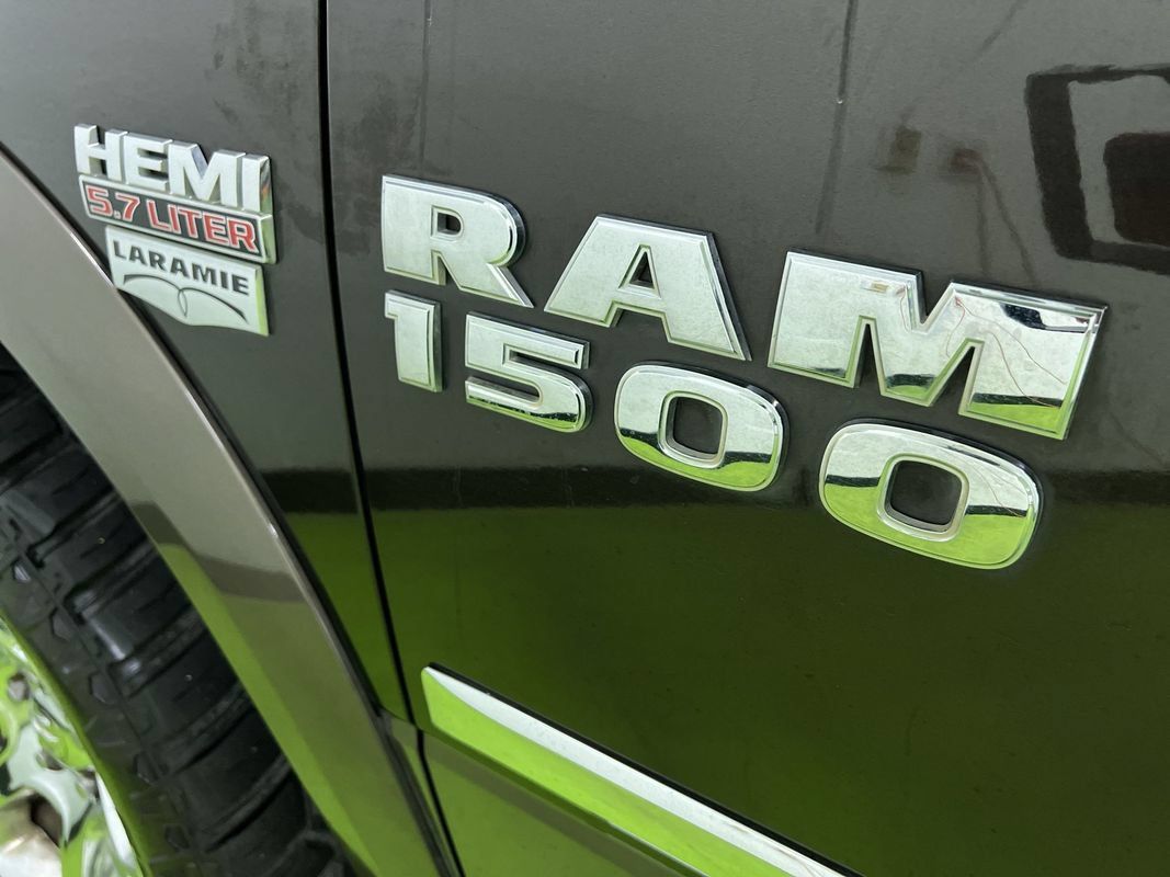 Used 2017 RAM 1500 Laramie w/ Convenience Group AWD/4WD image 14