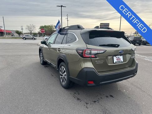 Certified 2025 Subaru Outback Premium AWD/4WD image 4