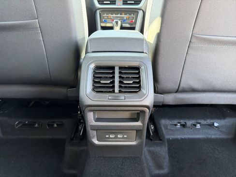 New 2026 Volkswagen Taos SE FWD image 22