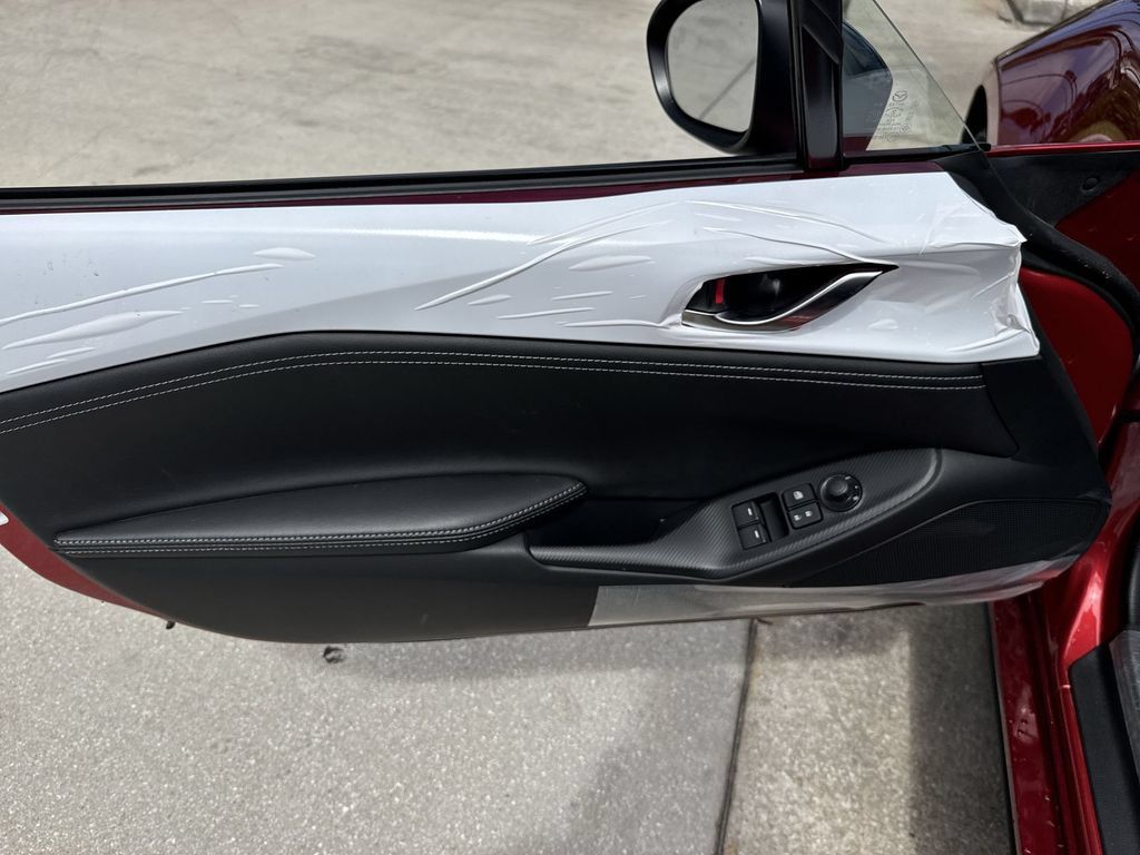 New 2026 MAZDA MX-5 Miata Club w/ Interior Package RWD image 37