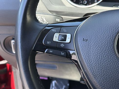 Used 2019 Volkswagen Tiguan SE FWD image 25