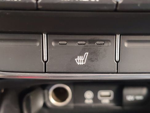 Used 2019 Kia Sorento S FWD image 3